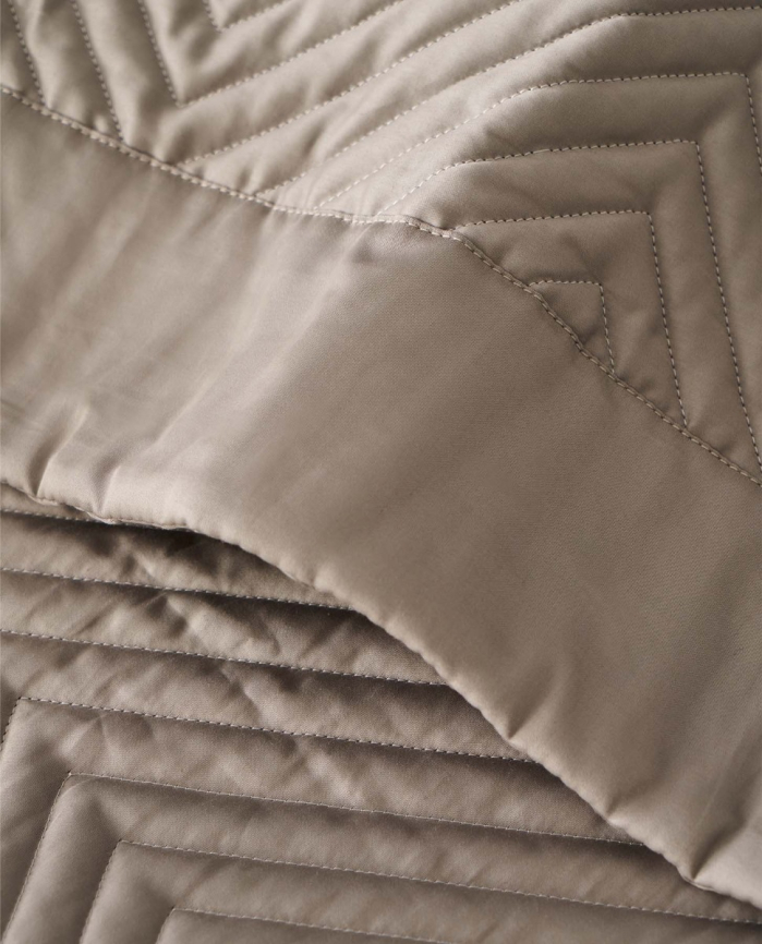 Taupe